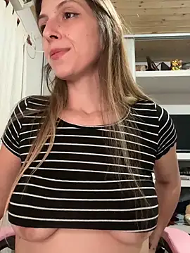 irisdollbb online show from October 7, 2025, 1:47 am