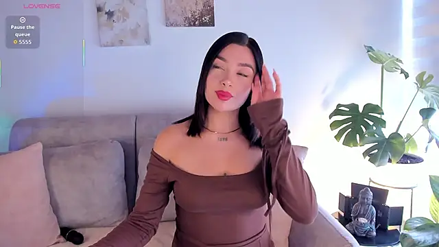 Estrer collins online show from October 29, 2025, 8:21 pm