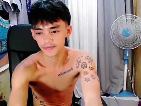 Snapshot of urhunky_boy chatting on September 22, 2025, 1:13 pm urhunky boy online show from September 22, 2025, 1:13 pm