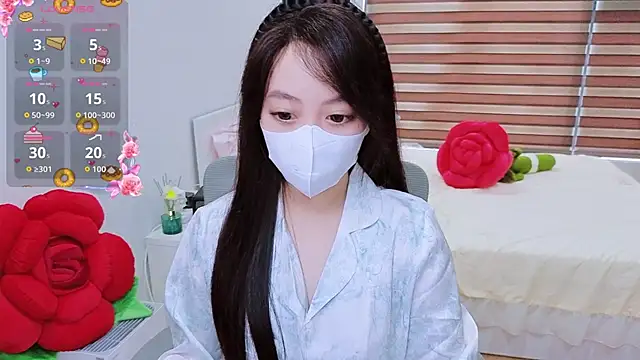 Snapshot of -MinaYoung- chatting on November 5, 2025, 8:36 am -MinaYoung- online show from November 5, 2025, 8:36 am