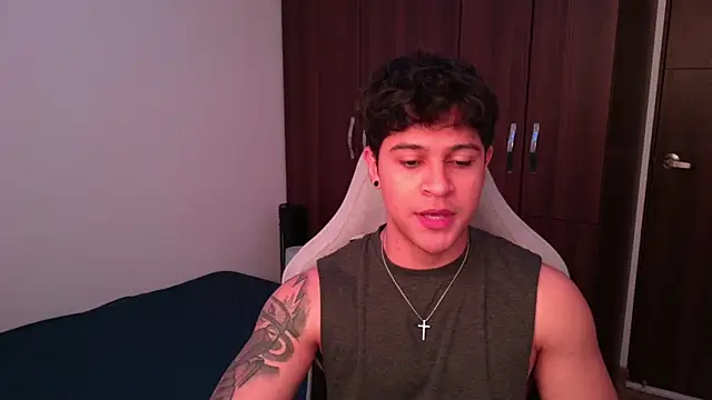 domsantiago  online show from October 4, 2025, 3:54 pm