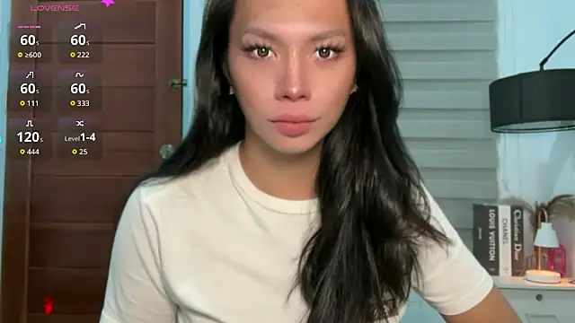 Demi Maddison online show from March 13, 2026, 2:01 pm