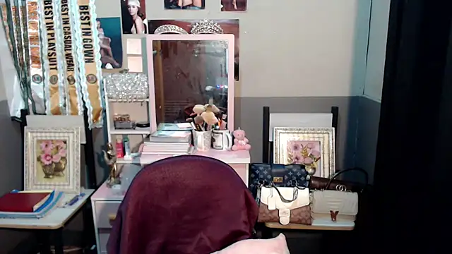 miya khali online show from November 2, 2025, 5:26 pm