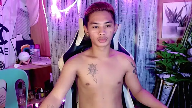 Snapshot of asianhardcock25 chatting on October 19, 2025, 11:44 am asianhardcock25 online show from October 19, 2025, 11:44 am