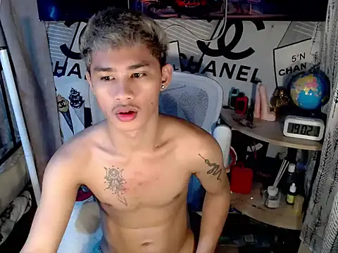 asianhardcock25 online show from April 18, 2026, 11:03 am