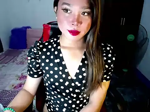 Urassiansweetcummer online show from October 27, 2025, 1:42 am