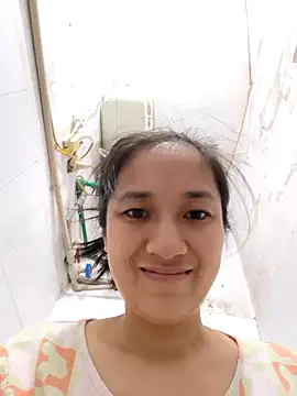 Shulee21 online show from October 19, 2025, 6:25 am