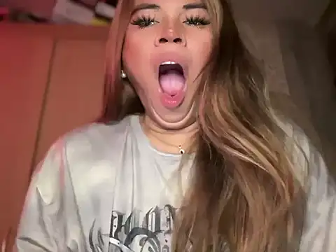 Snapshot of goddessofalltime chatting on December 5, 2025, 4:21 am goddessofalltime online show from December 5, 2025, 4:21 am