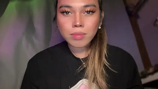 Snapshot of goddessofalltime chatting on December 15, 2025, 3:16 pm goddessofalltime online show from December 15, 2025, 3:16 pm