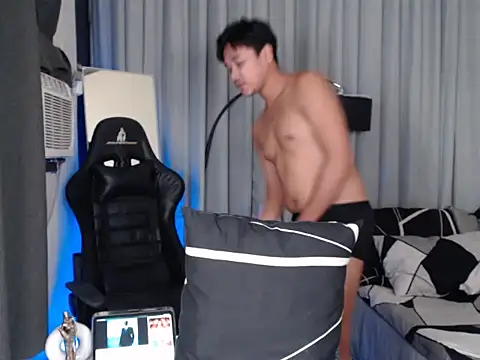 alexsuckable01 online show from July 15, 2026, 9:42 pm