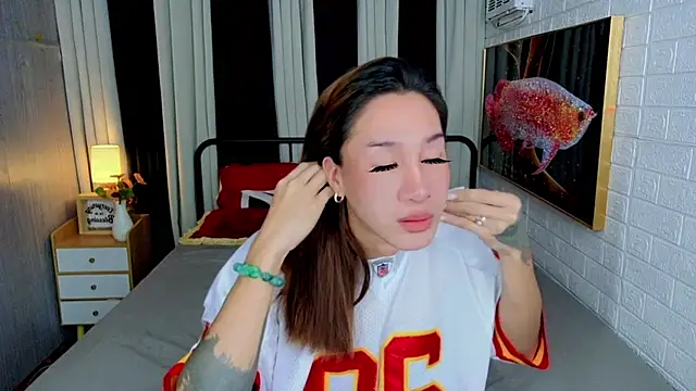 TRANSGODDESSA online show from November 6, 2025, 1:28 am