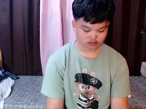 Reynelcock online show from April 20, 2026, 1:25 pm