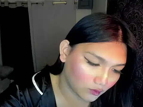 Lou heart online show from November 17, 2025, 5:41 pm