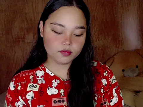 Snapshot of _Lylia chatting on September 17, 2025, 5:31 am  Lylia online show from September 17, 2025, 5:31 am