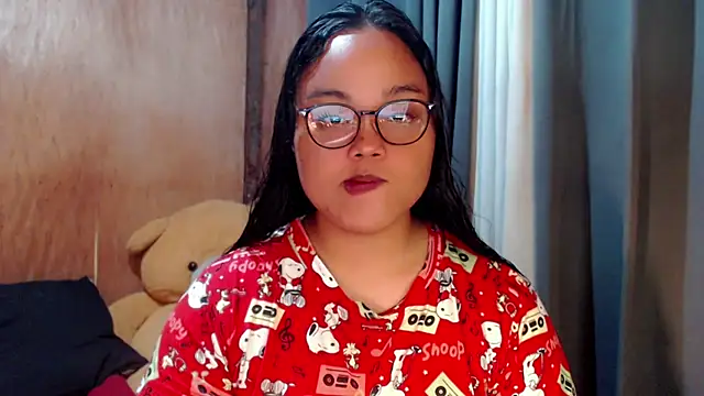 Snapshot of _Lylia chatting on October 6, 2025, 9:45 pm  Lylia online show from October 6, 2025, 9:45 pm