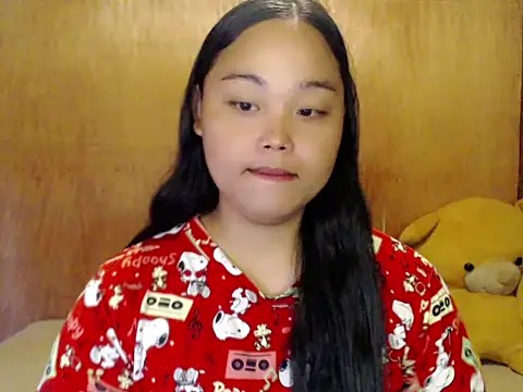 Snapshot of _Lylia chatting on October 19, 2025, 8:48 am  Lylia online show from October 19, 2025, 8:48 am