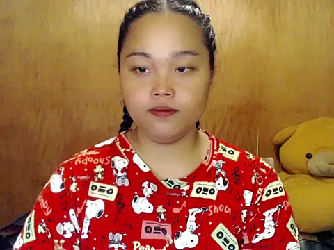 Snapshot of _Lylia chatting on November 1, 2025, 9:33 am  Lylia online show from November 1, 2025, 9:33 am