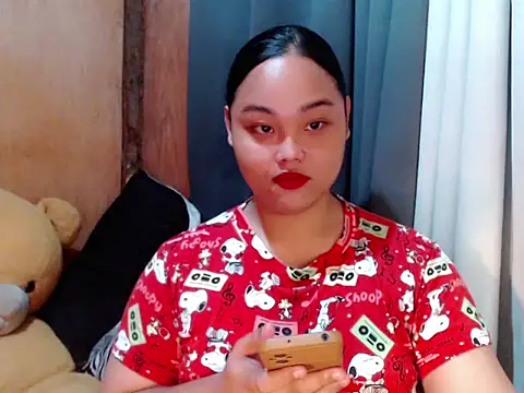  Lylia online show from December 2, 2025, 4:51 am