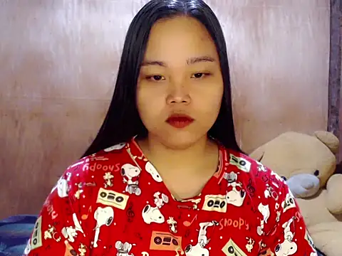  Lylia online show from April 8, 2026, 10:43 pm