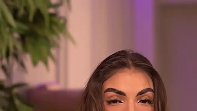 KendalJolly online show from September 17, 2025, 6:09 pm