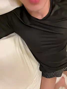 gochu1004 online show from November 30, 2025, 2:54 pm