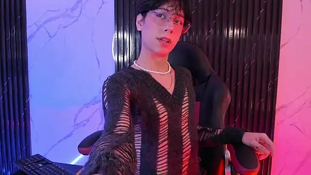 luixdust  online show from October 26, 2025, 10:32 am