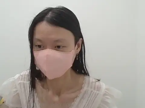 AlinaBaby x online show from October 2, 2025, 3:30 pm