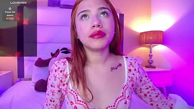 Solara- online show from November 1, 2025, 4:42 pm