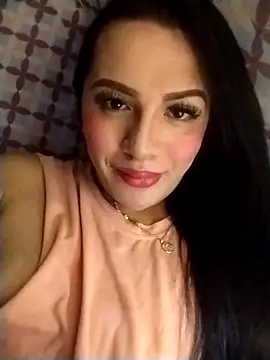 enoria1992 online show from December 3, 2025, 2:04 pm