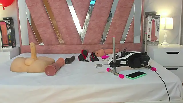 Wonderkloe  online show from February 17, 2026, 7:31 pm