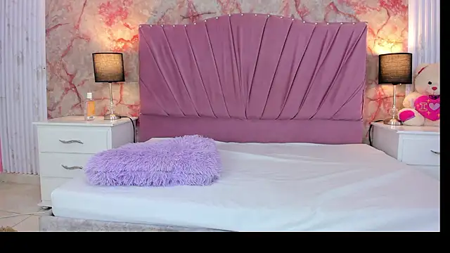 Wonderkloe  online show from March 31, 2026, 7:47 pm