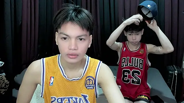 hotfreshdior online show from December 13, 2025, 8:04 pm