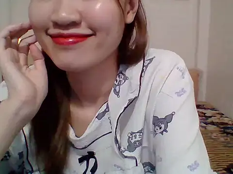 Snapshot of __Donna__ chatting on October 25, 2025, 2:13 pm   Donna   online show from October 25, 2025, 2:13 pm
