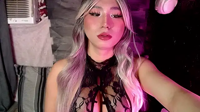 UrhotlucyTS online show from October 11, 2025, 8:24 am