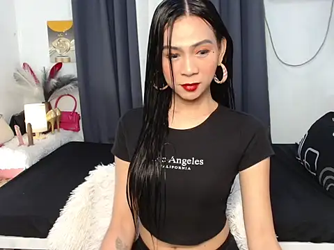 AmayaWang online show from December 14, 2025, 7:47 am