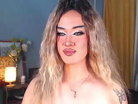 AleinaCroft online show from October 28, 2025, 8:29 am