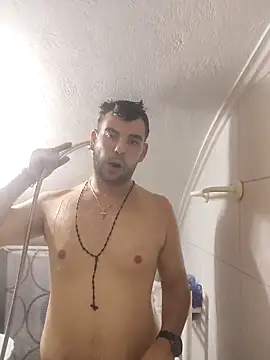 Snapshot of m702d-gr chatting on October 29, 2025, 6:53 pm m702d-gr online show from October 29, 2025, 6:53 pm