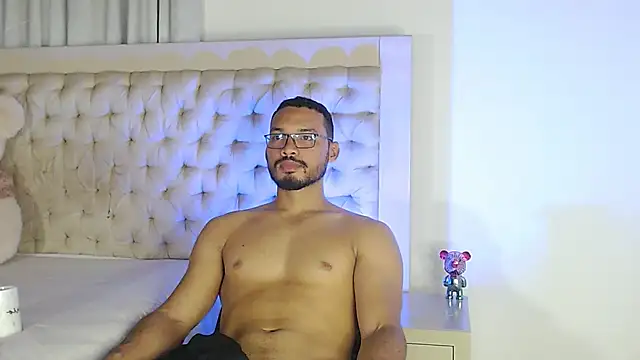 marcusblade online show from December 1, 2025, 10:26 pm