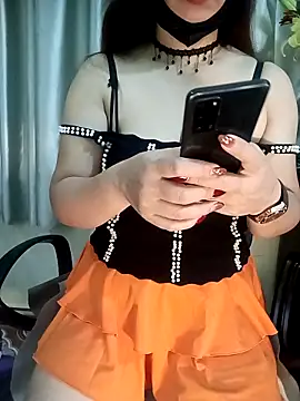 Snapshot of Lam-Di chatting on October 3, 2025, 12:29 am Lam-Di online show from October 3, 2025, 12:29 am