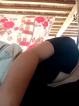 Snapshot of Lam-Di chatting on October 12, 2025, 6:01 am Lam-Di online show from October 12, 2025, 6:01 am