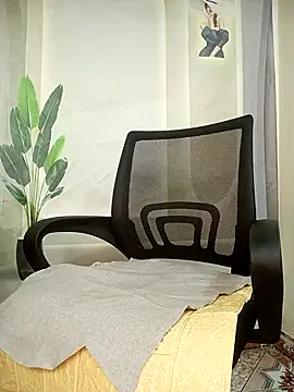 Snapshot of Lam-Di chatting on November 7, 2025, 9:15 pm Lam-Di online show from November 7, 2025, 9:15 pm