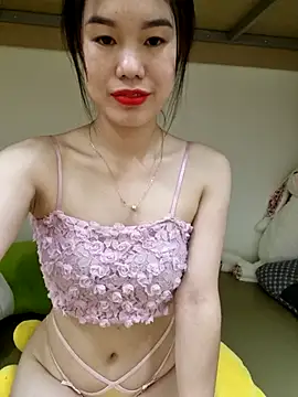 Baby-ladytits2025 online show from October 9, 2025, 4:32 am