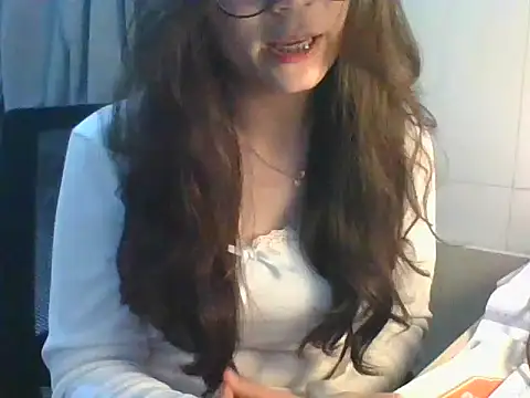 Linzly online show from November 6, 2025, 4:52 pm