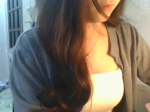 Linzly online show from November 13, 2025, 2:21 am