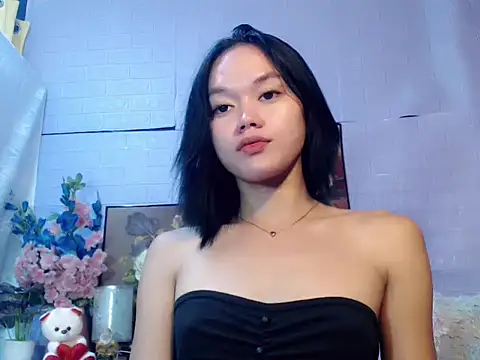 sexybabewarrior online show from May 11, 2026, 4:04 pm