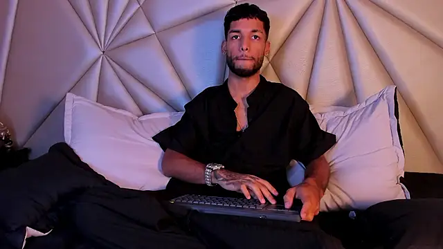 Thiagoferreti online show from March 19, 2026, 2:59 am