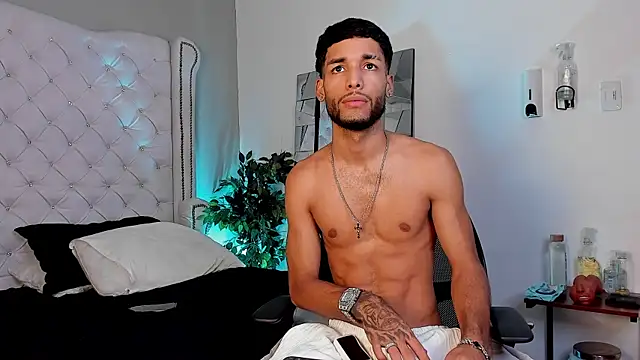 Thiagoferreti online show from April 23, 2026, 3:30 am