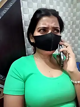 Hot Jaanvi  online show from November 2, 2025, 5:04 pm