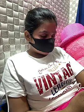 Hot Jaanvi  online show from March 6, 2026, 5:20 pm