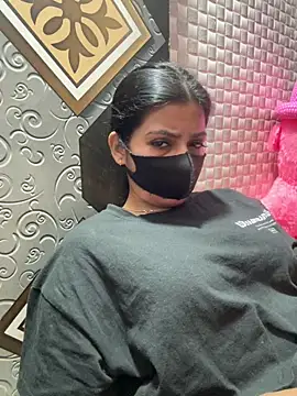 Hot Jaanvi  online show from March 23, 2026, 3:32 am